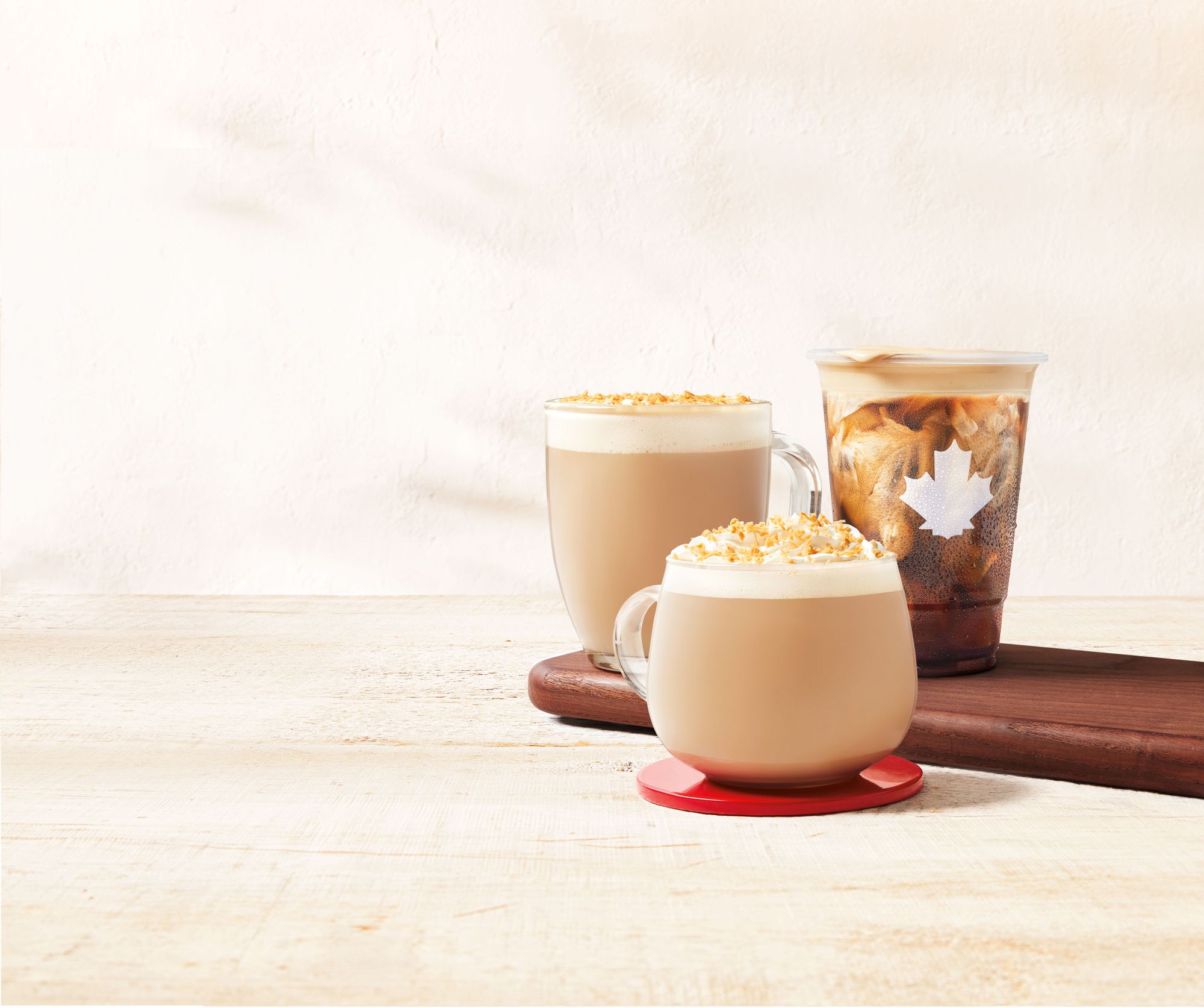 Offrez-vous une NOUVELLE boisson spéciale à votre Tim Hortons préféré! Tim  lance le latte vanille et noix de coco, le cappuccino vanille et noix de  coco, et le café infusé à froid